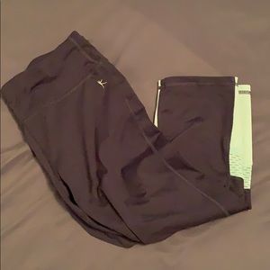 Grey/sea foam green leggings